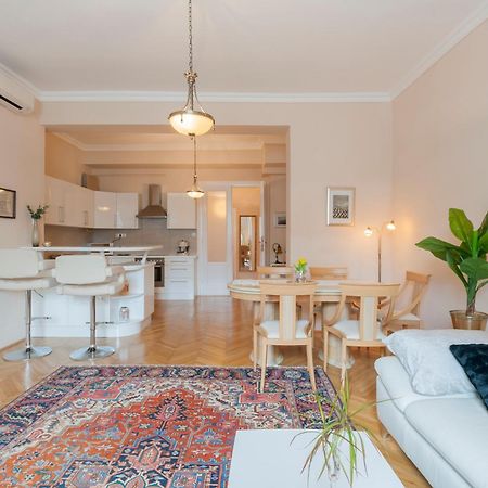 View To The Roofs Luxury Apartment With 2 Bedrooms Budapest Exterior photo