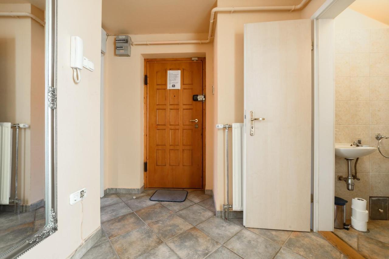 View To The Roofs Luxury Apartment With 2 Bedrooms Budapest Exterior photo