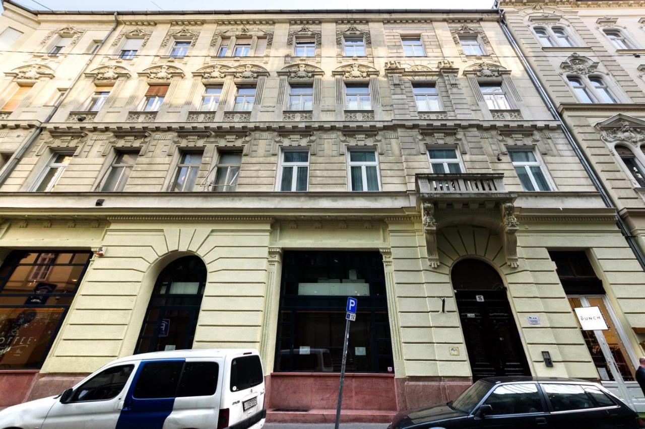 View To The Roofs Luxury Apartment With 2 Bedrooms Budapest Exterior photo