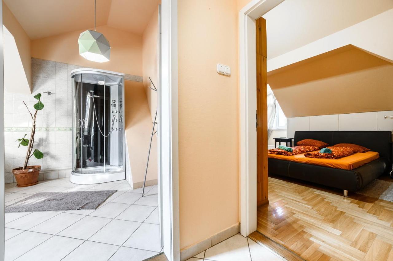 View To The Roofs Luxury Apartment With 2 Bedrooms Budapest Exterior photo