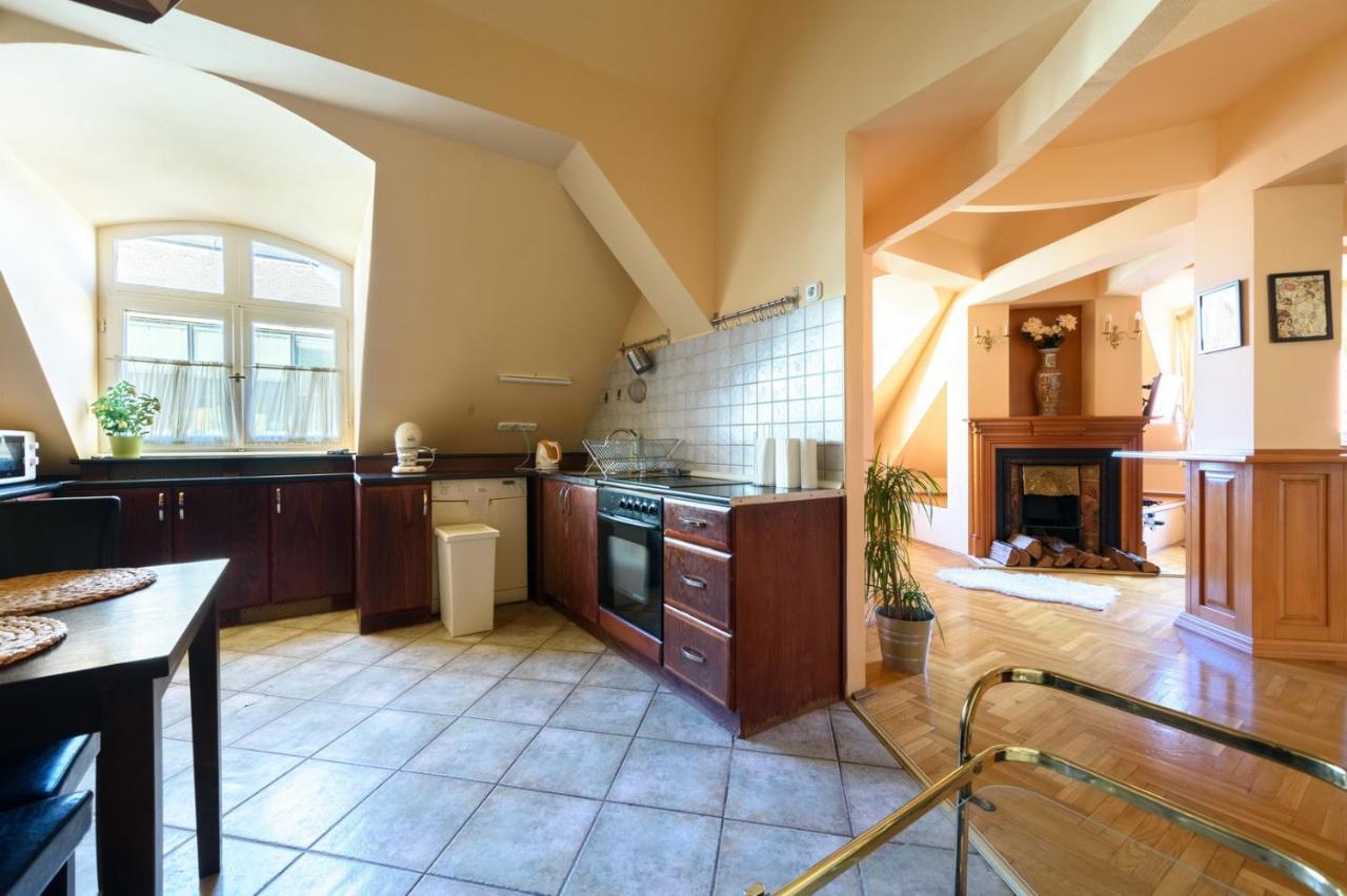 View To The Roofs Luxury Apartment With 2 Bedrooms Budapest Exterior photo