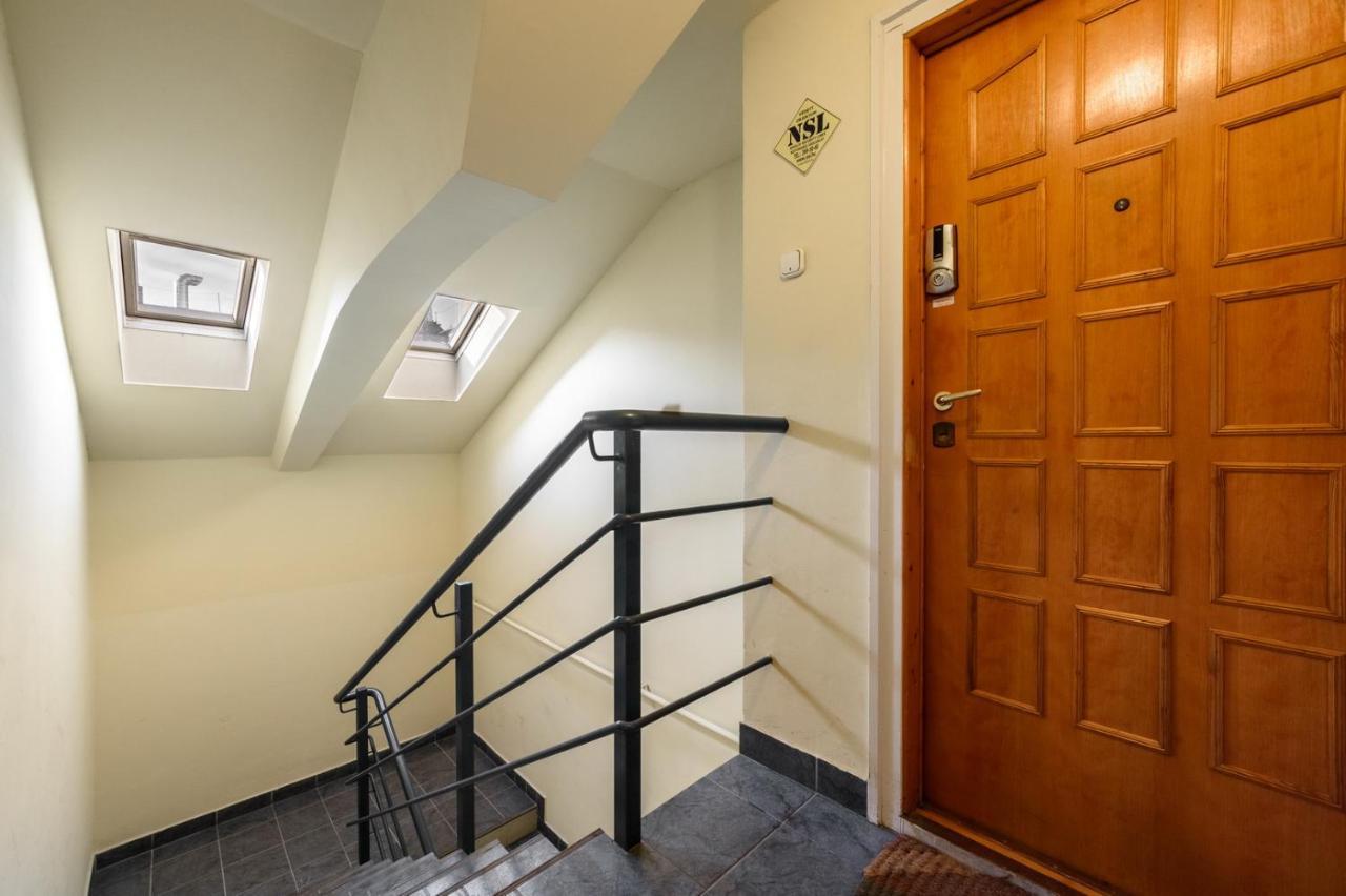 View To The Roofs Luxury Apartment With 2 Bedrooms Budapest Exterior photo