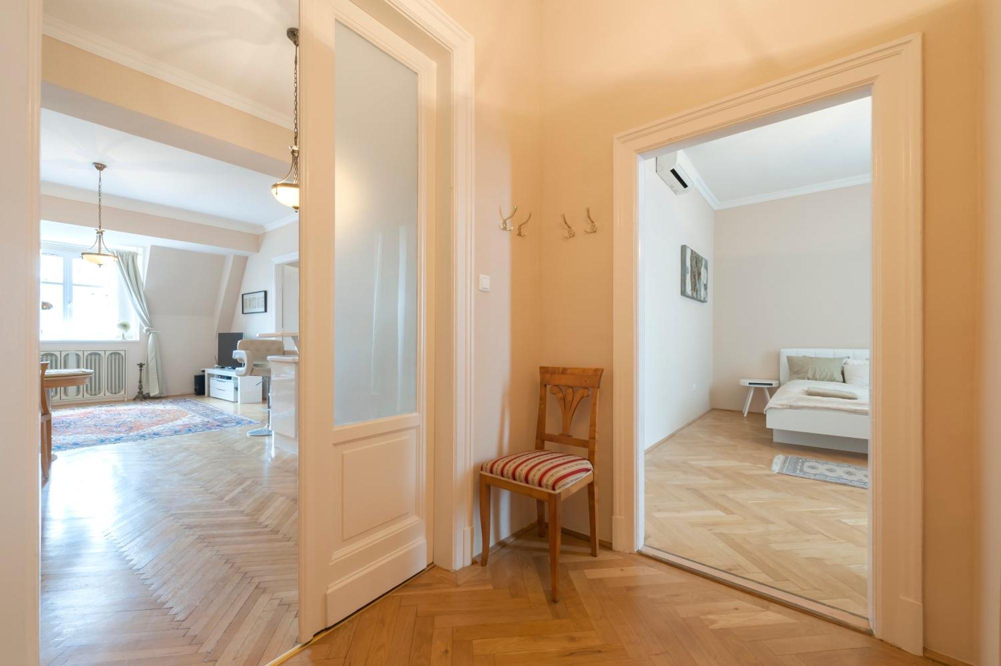 View To The Roofs Luxury Apartment With 2 Bedrooms Budapest Exterior photo