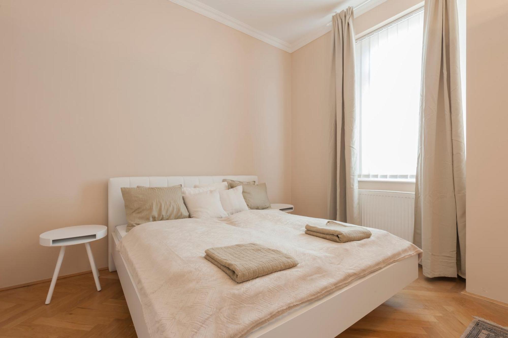View To The Roofs Luxury Apartment With 2 Bedrooms Budapest Exterior photo
